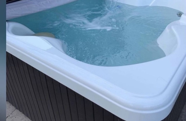 Family/Friend/casino getaway⭐️sleeps 9🐕Pet friendly,3 miles to I24 /post ⭐️hot tub