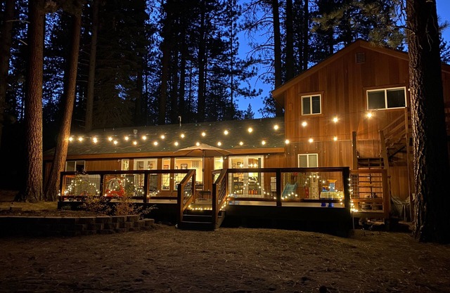 Family- Friendly Mountain & Forest View Retreat - 8 guests + kids 5 & under