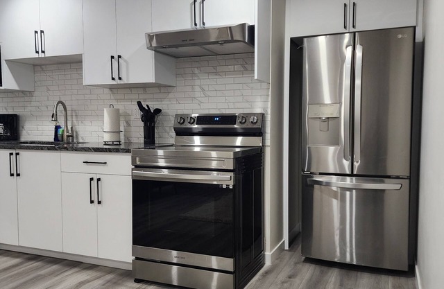Family Friendly 2-Bedroom Oasis Awaits!