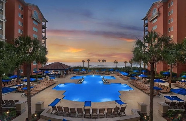 Family-friendly 2-bedroom villa with resort pools and amenities - SLEEPS 8