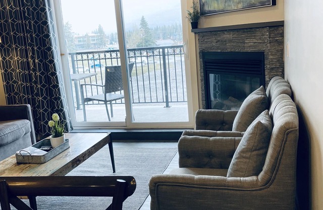 Family friendly 2BR/2BA condo - Sleeps 6 - Views & location!!