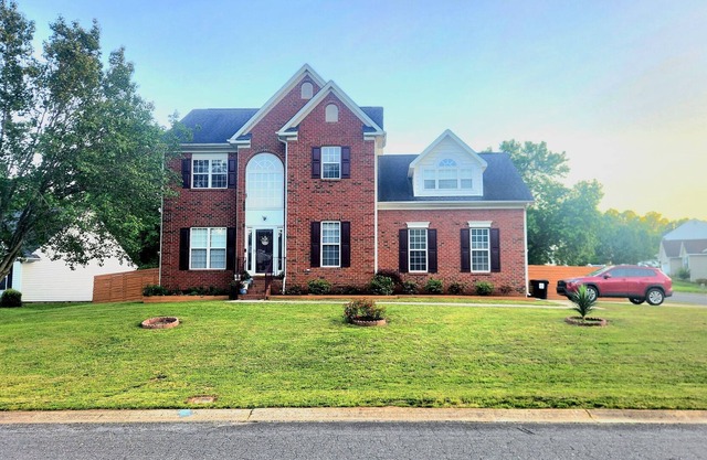 Family friendly 3 Bed/R Home, Free parking / Wi-Fi