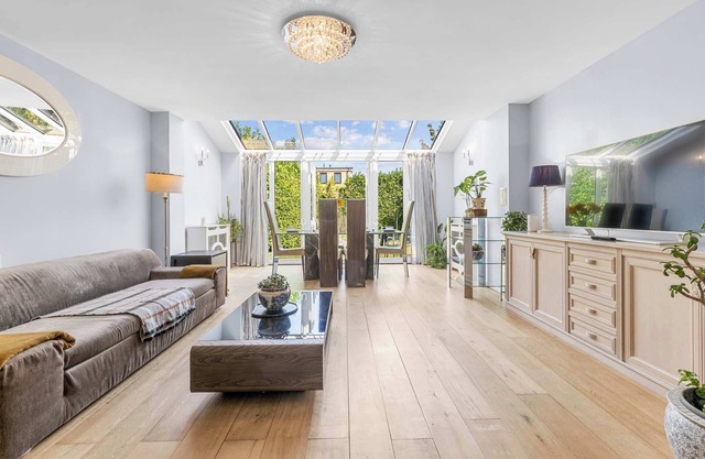 Spacious 3-Bedroom Retreat with Garden Near Bluewater