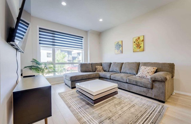 Family-Friendly 3BR w/Arcade + 13 Min to Airport