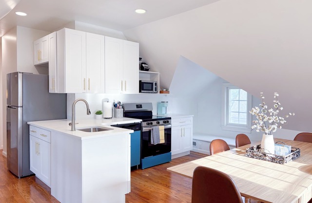 Family-friendly 4 Bed 3 Bath Stamford Downtown Delight