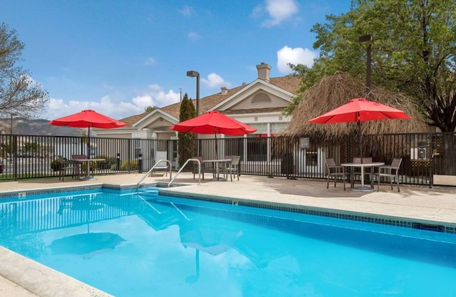 Family-friendly Accommodation! w/ Fully-equipped Kitchen and FREE Breakfast!