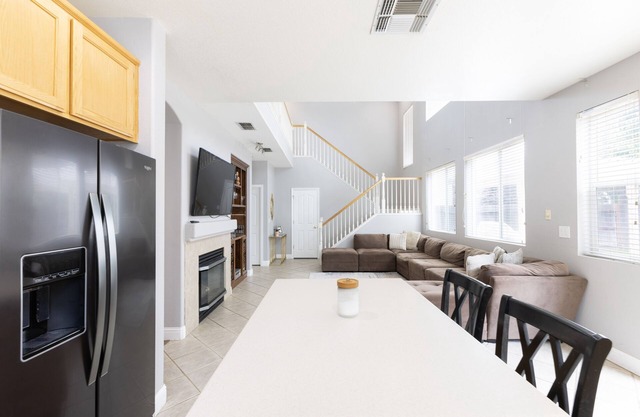 Family Friendly Area within 5 Min of Parks, Trails, Wineries, Breweries!