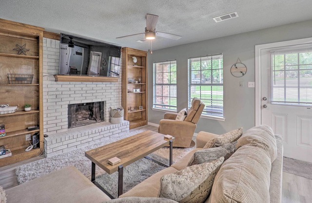 NEW! Family-Friendly Barling Retreat: Yard & Deck!