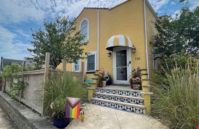 Family Friendly Beach House 2Blks to Beach, Brdwalk/Shops, Outdoor Shower, Patio