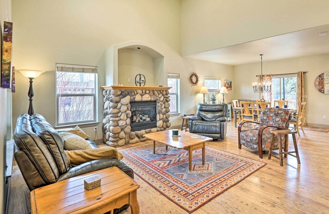 Family-Friendly Bend Home w/ Hot Tub & Yard!