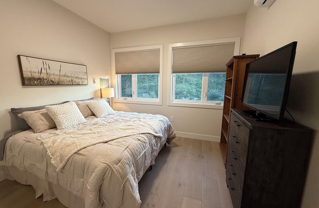 Family Friendly Black Mountain Retreat - 40 mins to Big White