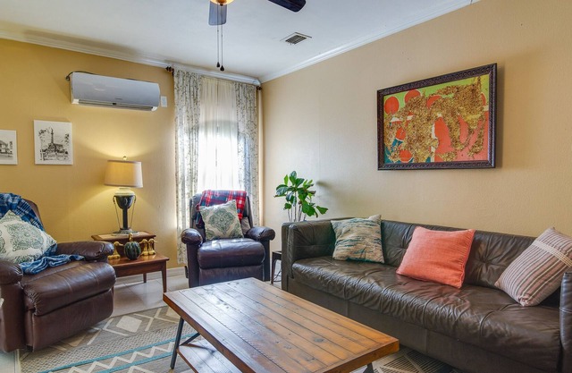 Family-Friendly Brownsville Vacation Rental!