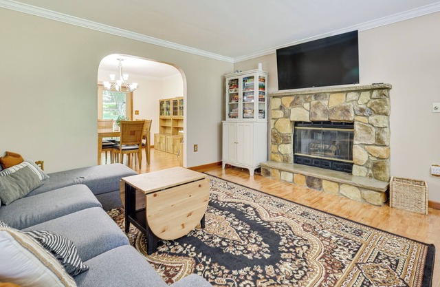 Family-Friendly Bushkill Home w/ Pool Access!