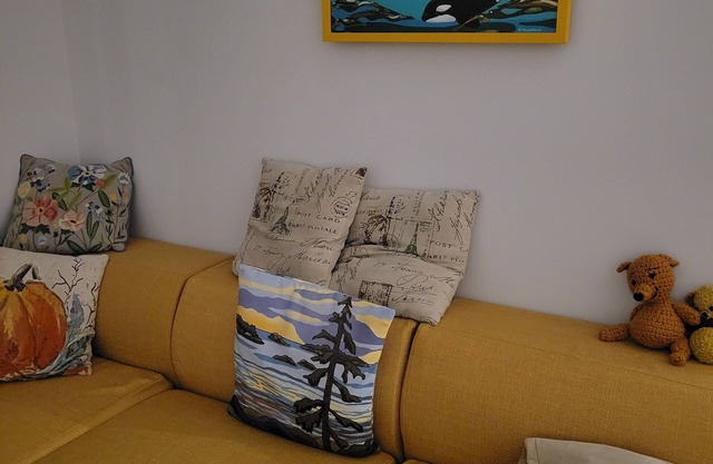 Family friendly 3-bedroom house close to ski hill and whale watching.