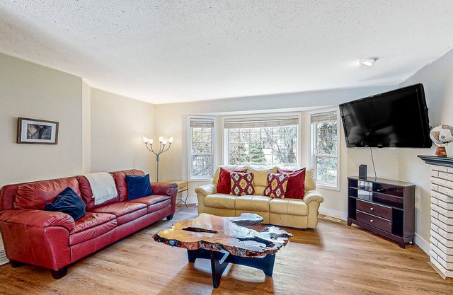 Family-Friendly Home with WiFi, Private Washer/Dryer, Central AC, and Firepit