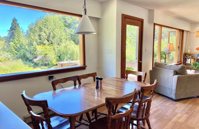 Family friendly home centrally located on Galiano Island