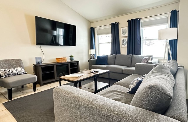 Family friendly two bedroom king villa with washer/dryer