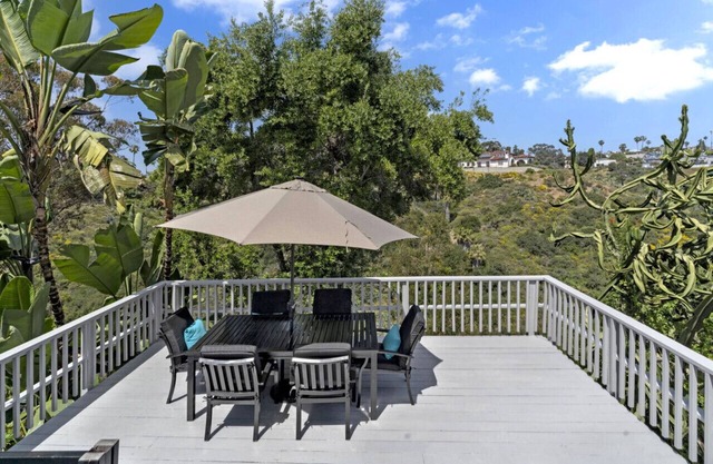 Family Friendly - Canyonview, Jacuzzi, EV Charger, Desk