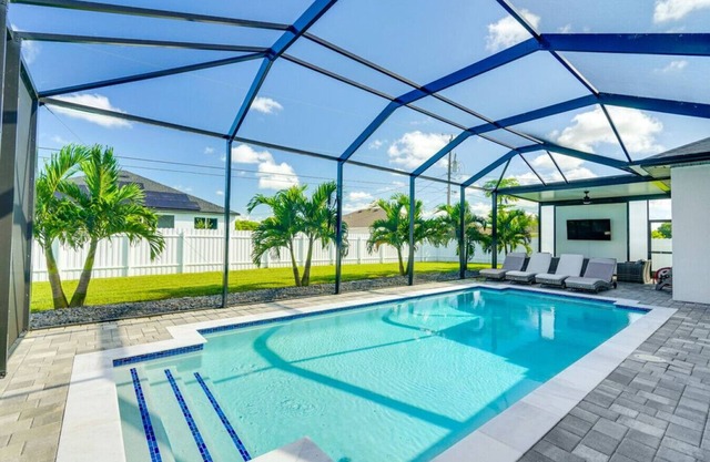 Family-Friendly Cape Coral Pool Home – 4BR/3BA