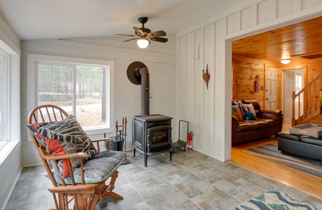 Family-Friendly Center Ossipee Cabin w/ Fire Pit!