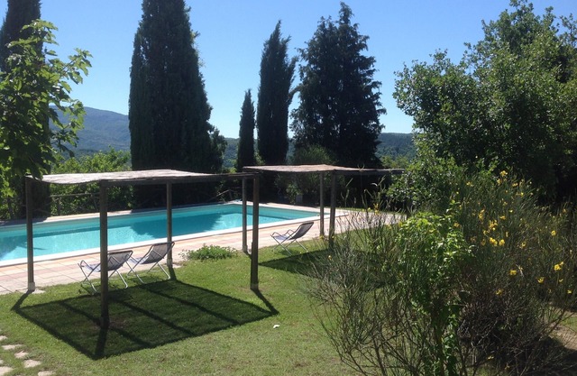 Familienfreundliches Cottage im authentischen Steinstil Pool Natur Wein Relax Wifi