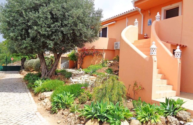 Familienfreundliche Villa im Landhausstil mit privatem Pool