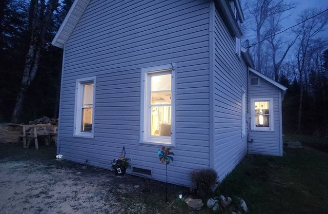Family friendly Farmhouse close to year round activites
