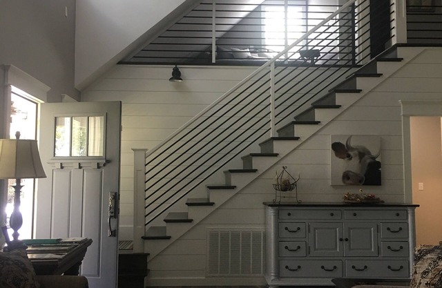 Family Friendly Guest house-3 bedroom, 2 bath. Custom farm/craftsman