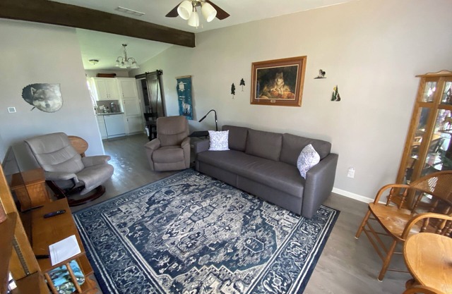 Family friendly home that is centrally located. 15 minutes from Sheppard AFB.