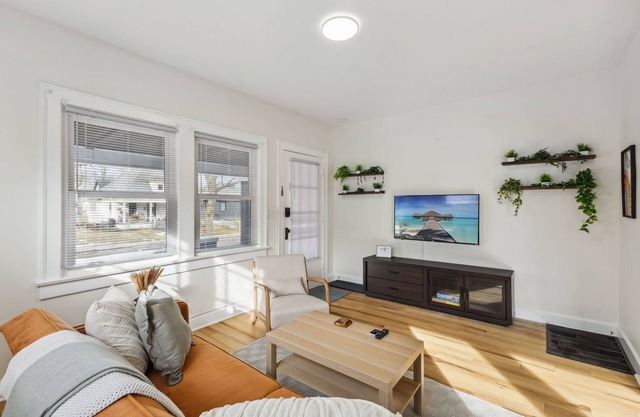 Cozy 1BR Couples Duplex in SoBro