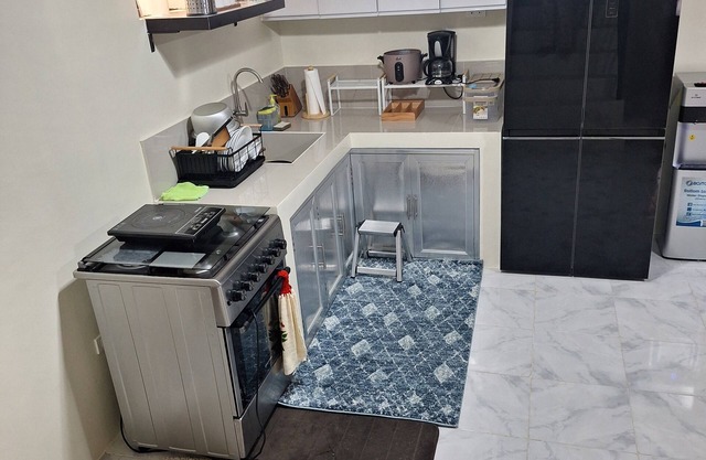 Family friendly home - Close to beach, fishing port and SM Mall