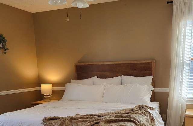 Family-Friendly Home w/firepit, children's room, private office