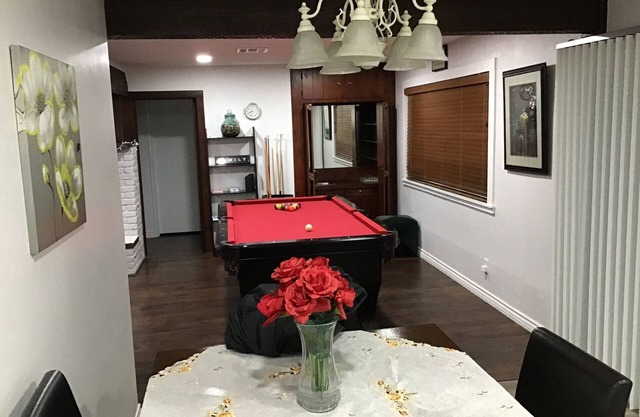 Family Friendly Home With A Pool Table.
