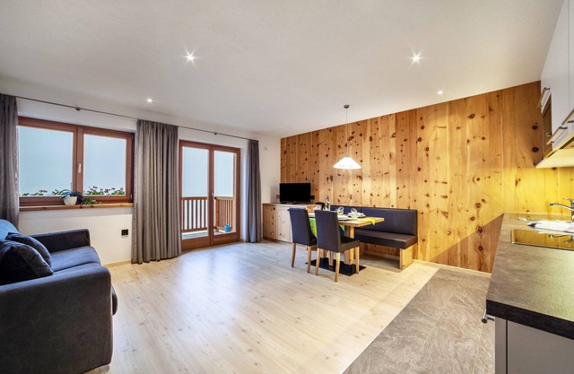 Familienfreundliche Ferienwohnung 'Residence Kalchgruberhof Bergzirbe' mit Seeblick und WLAN