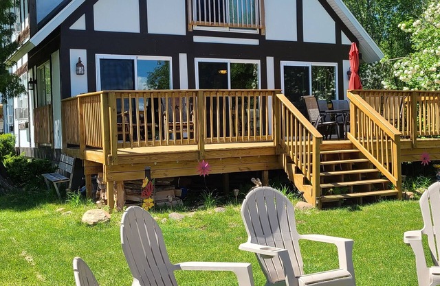 Family Friendly Lakefront Whimsical Cottage with Beach in Sister Lakes, Michigan