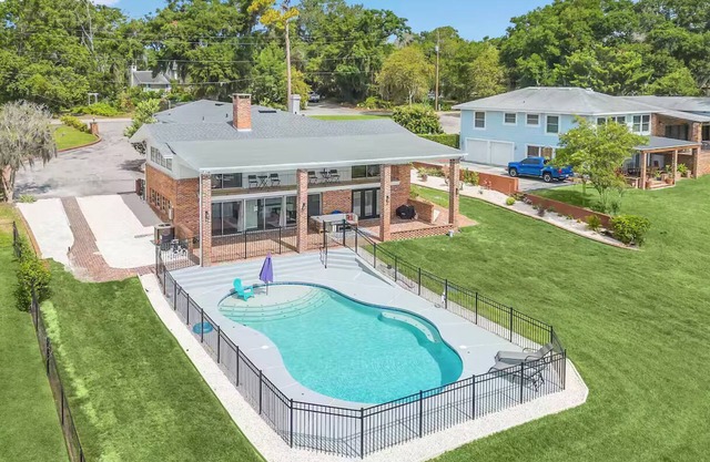 Family Friendly Lake House W/Pool Near Legoland