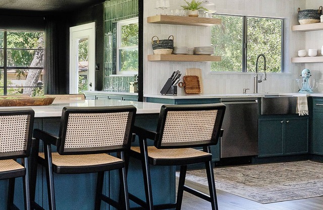 Family-Friendly Lake Retreat: Kayaks, Fire Pit, Views, and Award Winning Design