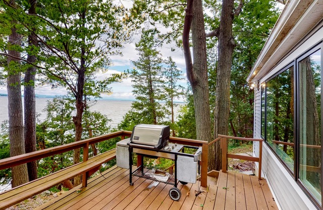 Family-friendly lakefront home with private beach and firepit - dogs welcome