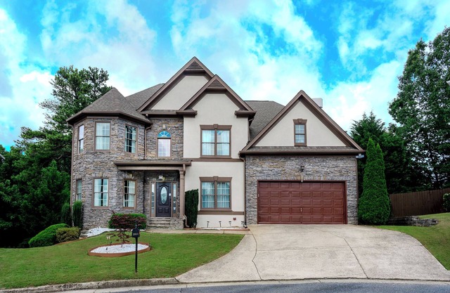 Family Friendly Mansion- Off of Barrett Pkw Costco I-75