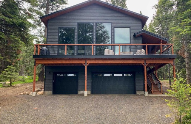 Family-Friendly McCall Cabin Pool Access and Bikes
