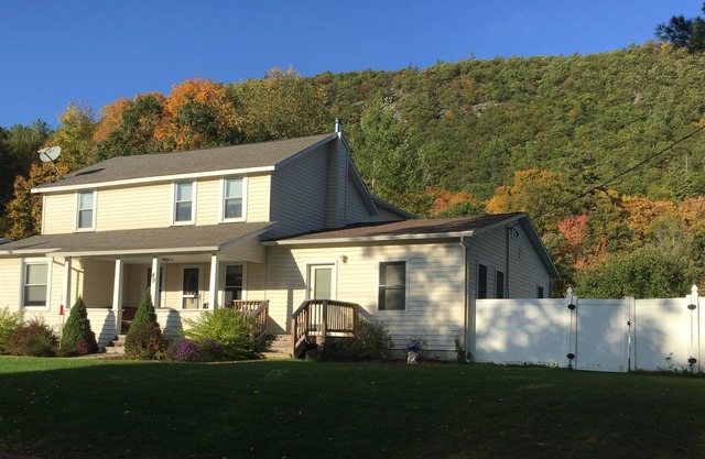 Ganz familienfreundliches Mountain View Haus mit tollem Garten
