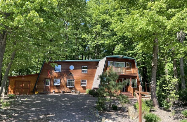 Family Friendly Mtn Escape w/Fire Pit, Surrounded by Forbes State Forest