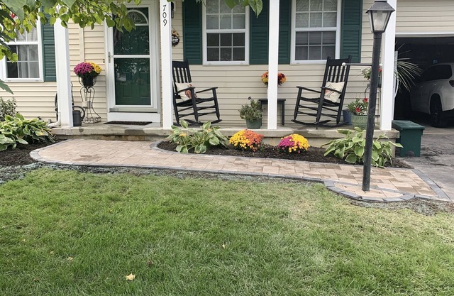 Family friendly oasis, centrally located to all Saratoga has to offer.