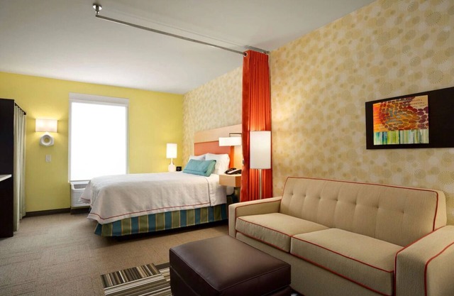 Family-friendly Oasis Near Piedmont Triad Airport. Pets Allowed, Indoor Pool!