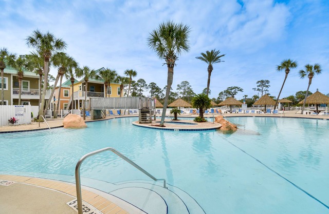 Family-Friendly Pensacola Home < 1 Mi to Beach!