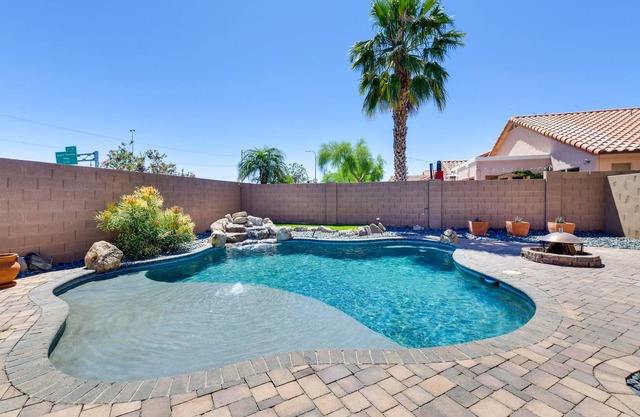 Family-Friendly Phoenix House w/ Outdoor Pool