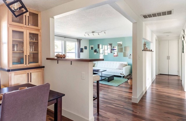 Family-friendly private home; 15 min to UO, 1 hr to Willamette Pass