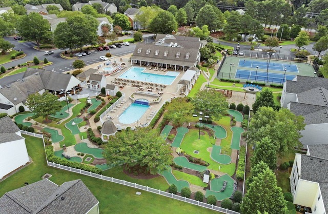 Family-Friendly Resort minutes from Busch Gardens and Colonial Williamsburg