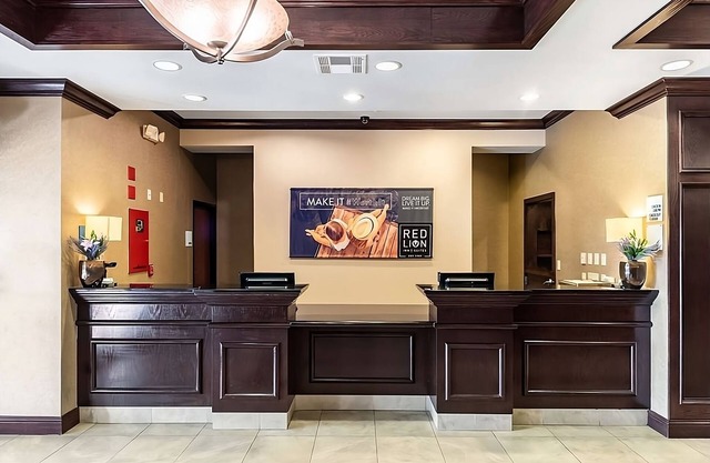 Family-Friendly Suite: 3 Queen Beds, Free Breakfast, Close to Lake Mineral Wells