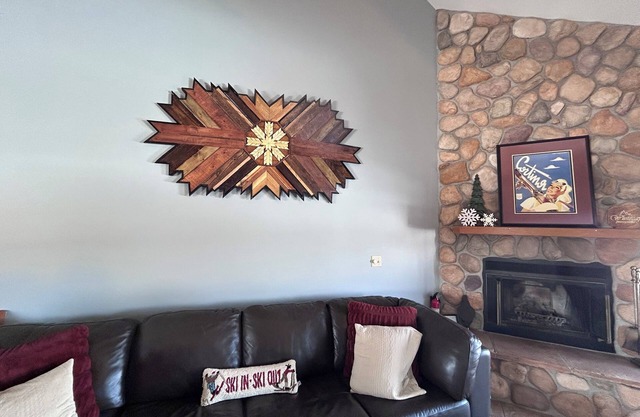 Family friendly ski in-ski out chalet on Whitecap Mountain with boot dryer